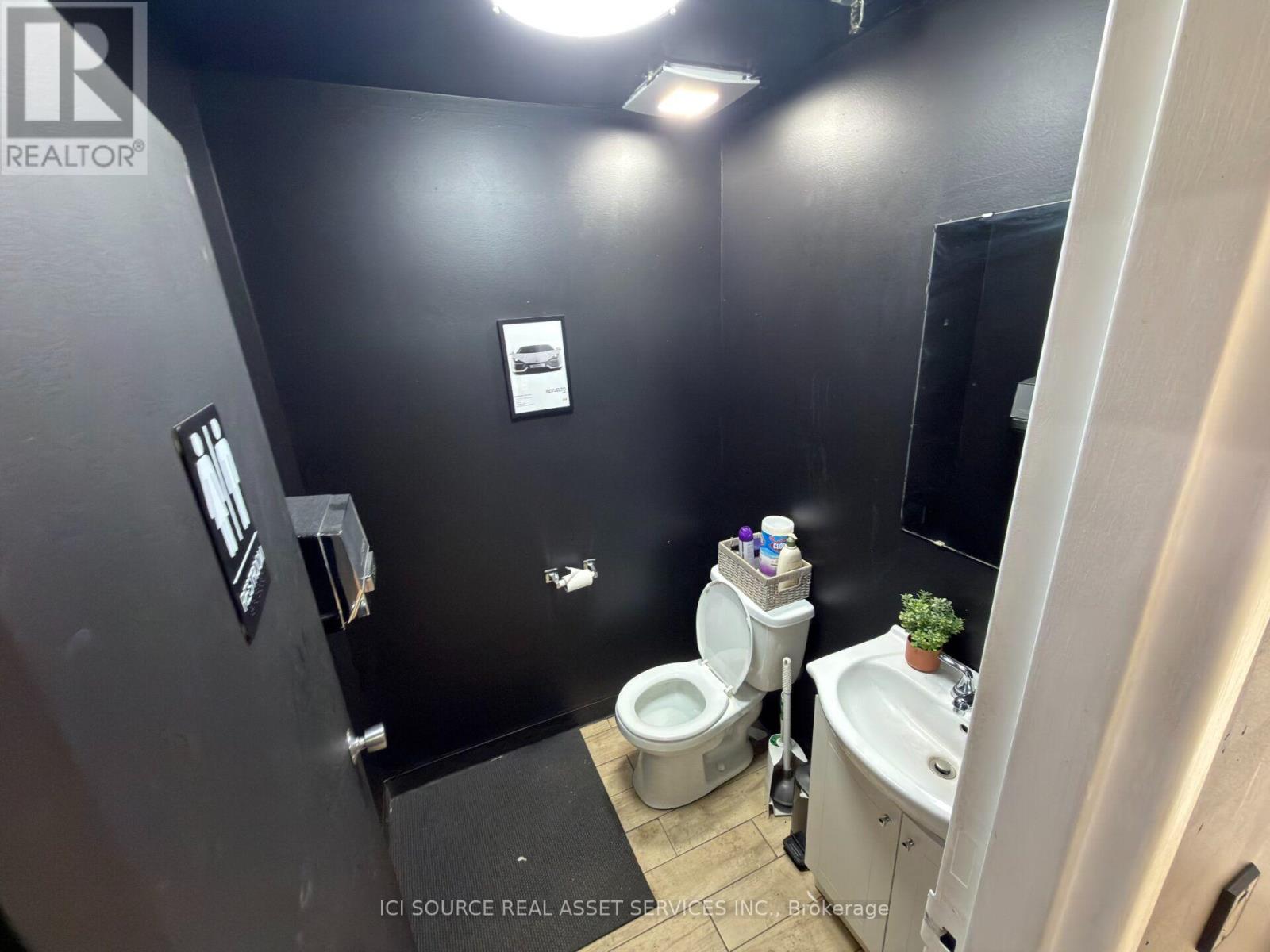 4 - 1077 Britannia Road E, Mississauga, Ontario  L4W 3X1 - Photo 7 - W13601072