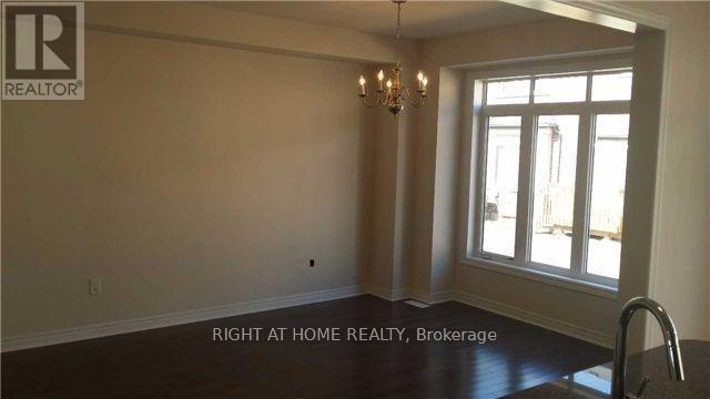 123 Huguenot Road, Oakville, Ontario  L6H 0M3 - Photo 5 - W13601080