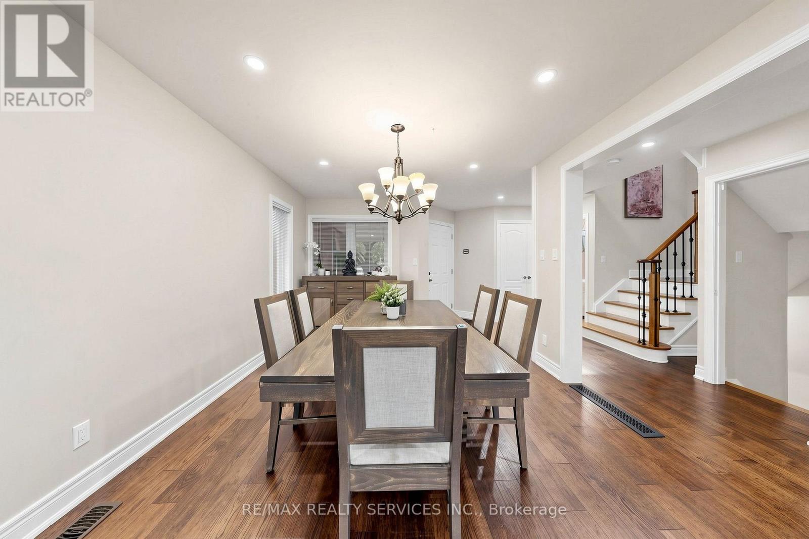 32 Hillpath Crescent, Brampton, Ontario  L6Z 4T9 - Photo 12 - W13601182