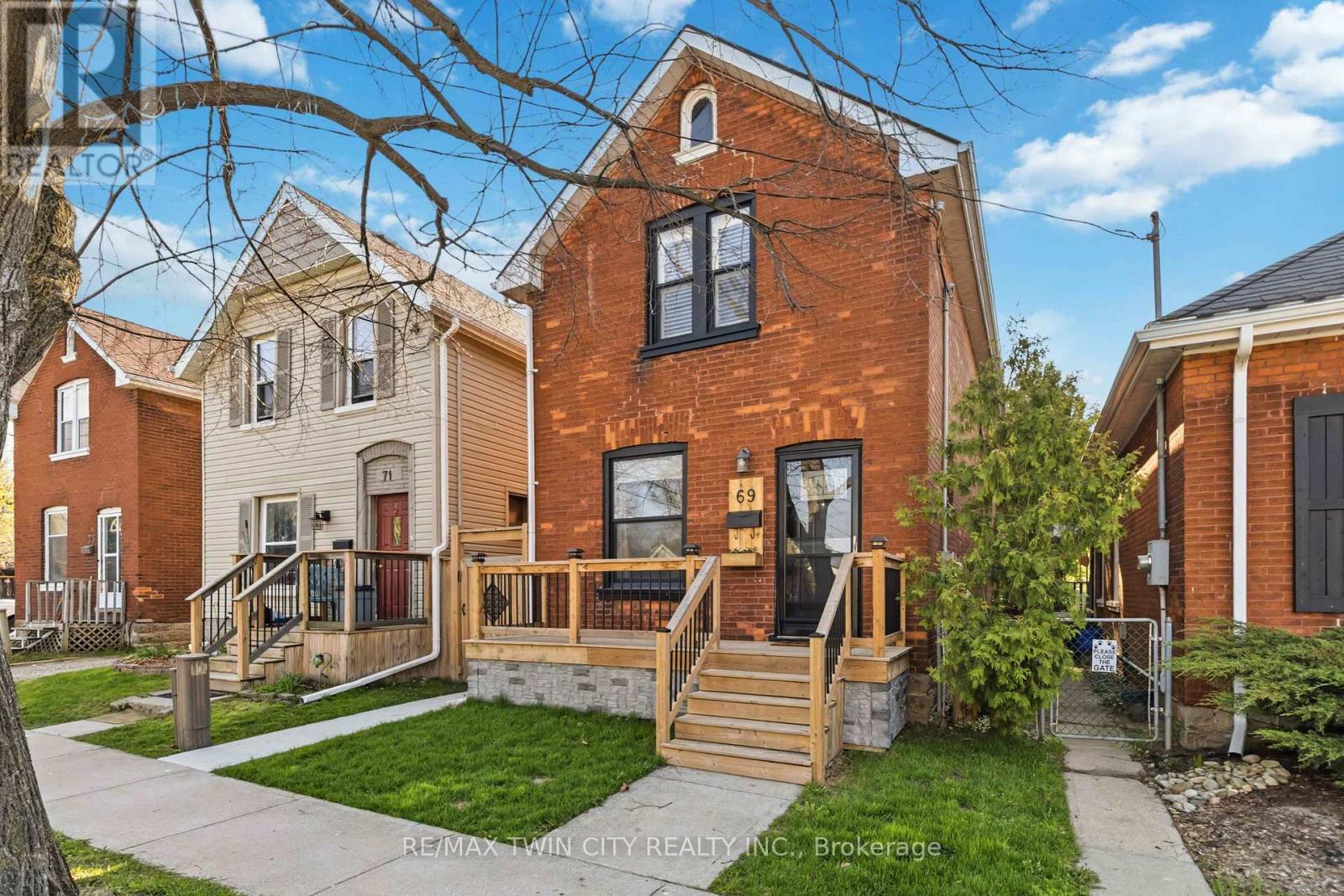 69 St Paul Avenue, Brantford, Ontario  N3T 4E7 - Photo 2 - X13601192