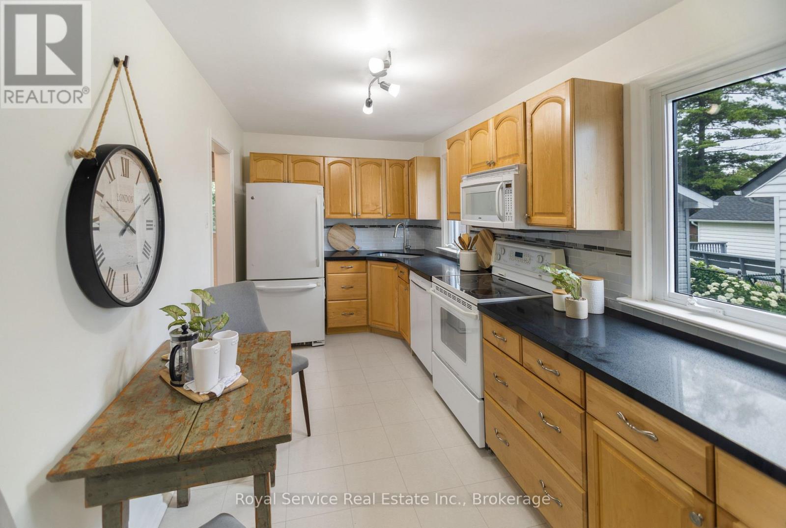 558 Burnham Street, Cobourg, Ontario  K9A 2X1 - Photo 5 - X13601346