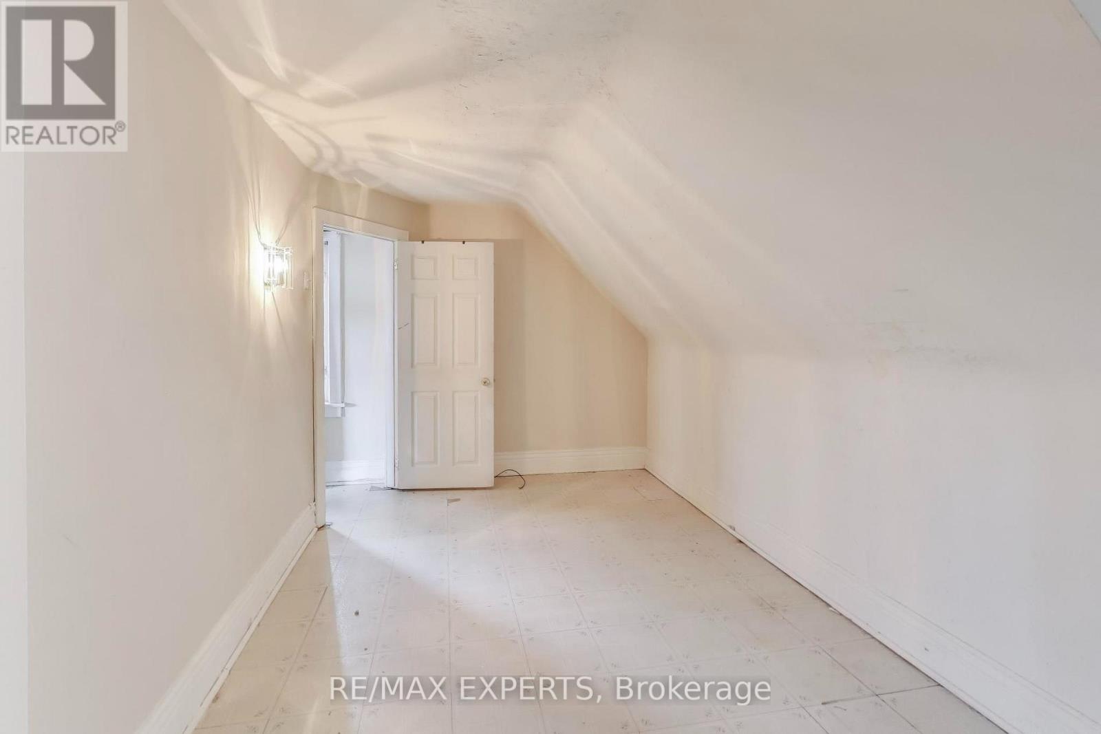 1895 Davenport Road, Toronto, Ontario  M6N 1C1 - Photo 6 - W13120792