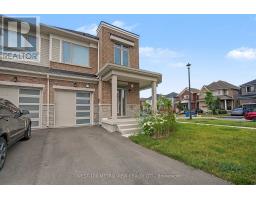 11 EDMINSTON DRIVE, Centre Wellington, Ontario