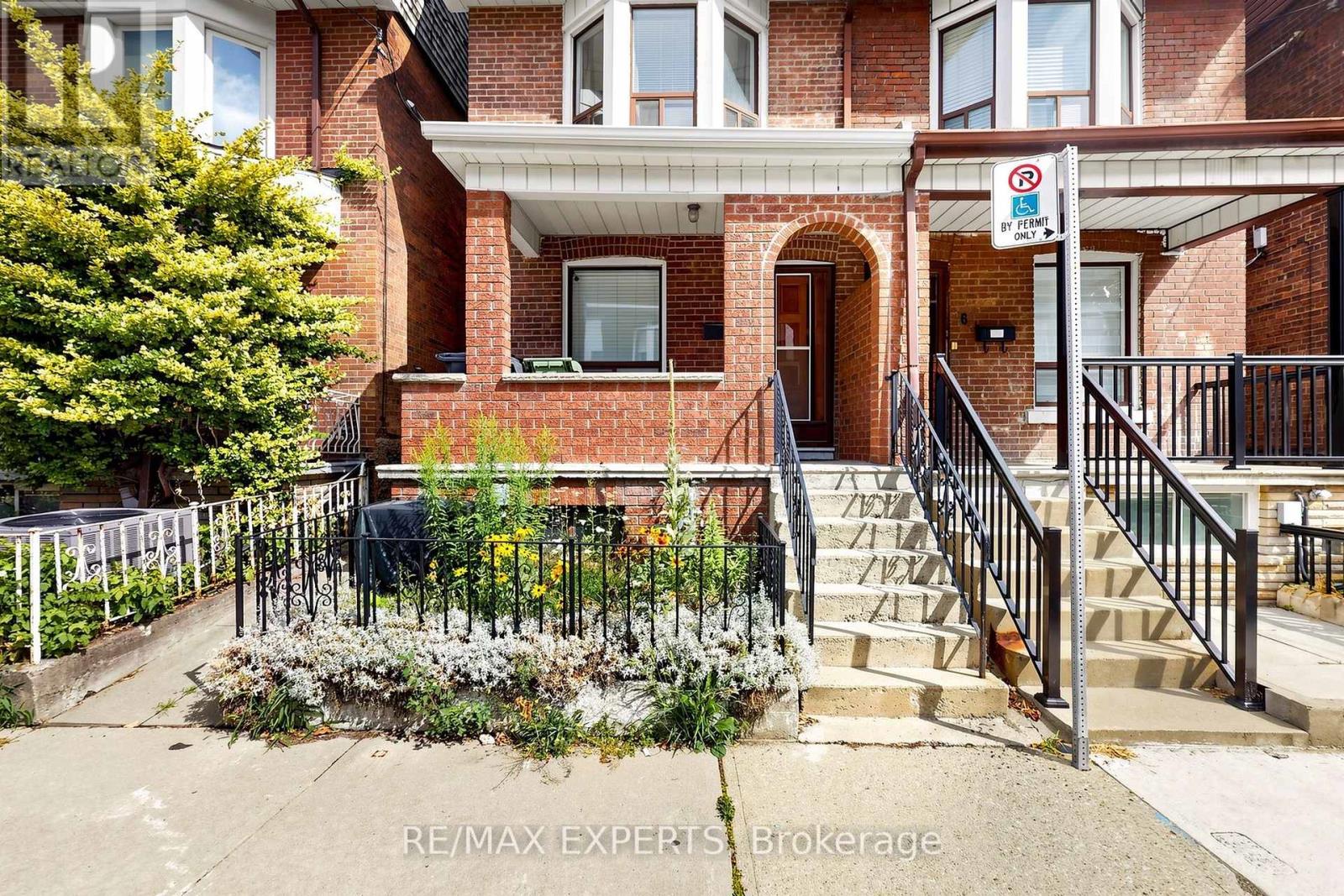 8 PARR STREET, Toronto, Ontario