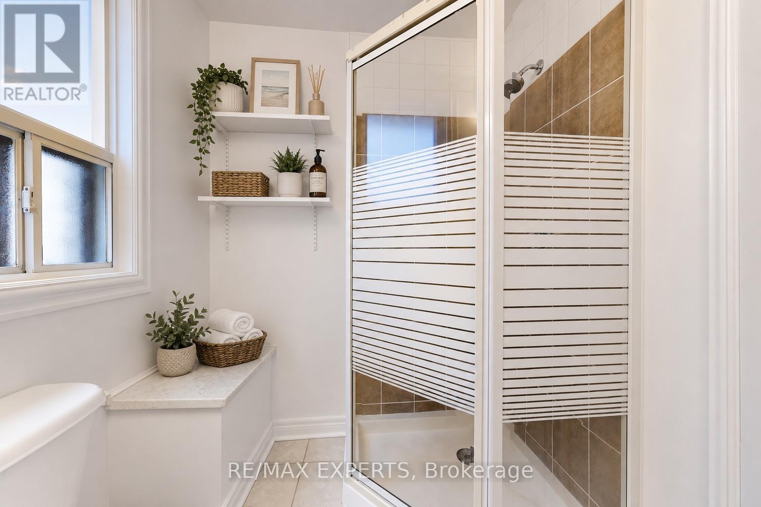 8 Parr Street, Toronto, Ontario  M6J 2E3 - Photo 13 - C13601282