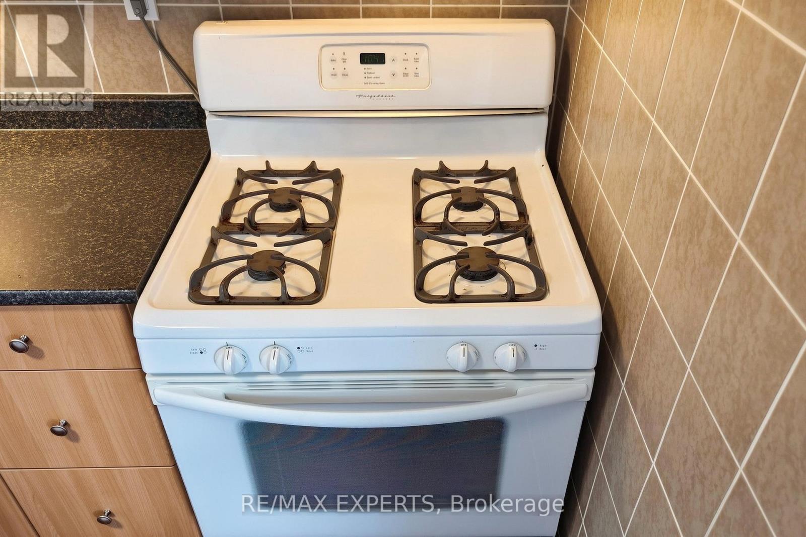 8 Parr Street, Toronto, Ontario  M6J 2E3 - Photo 9 - C13601282