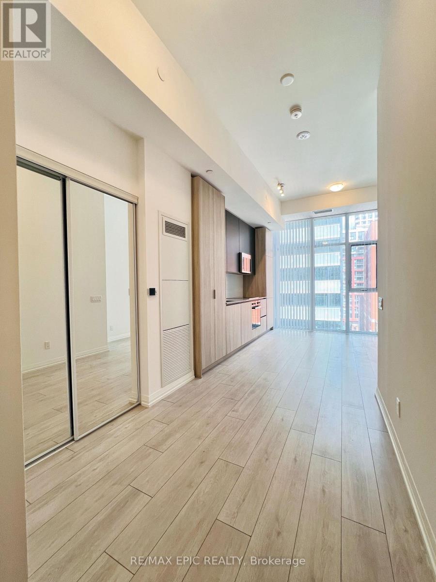902 - 400 King Street W, Toronto, Ontario  M5V 1K2 - Photo 2 - C13601370