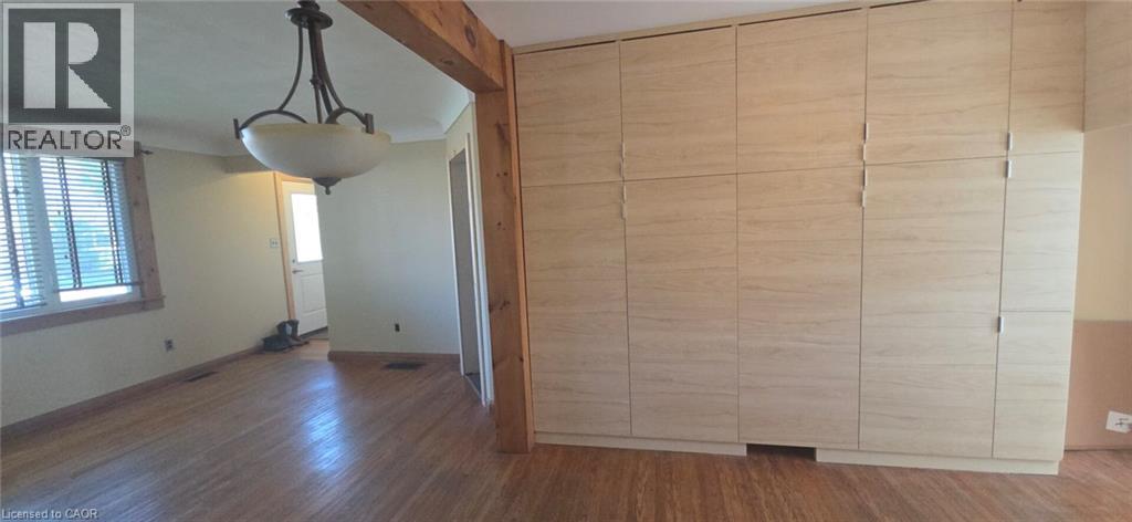 274 East 38th Street, Hamilton, Ontario  L8V 4G3 - Photo 6 - 40850602