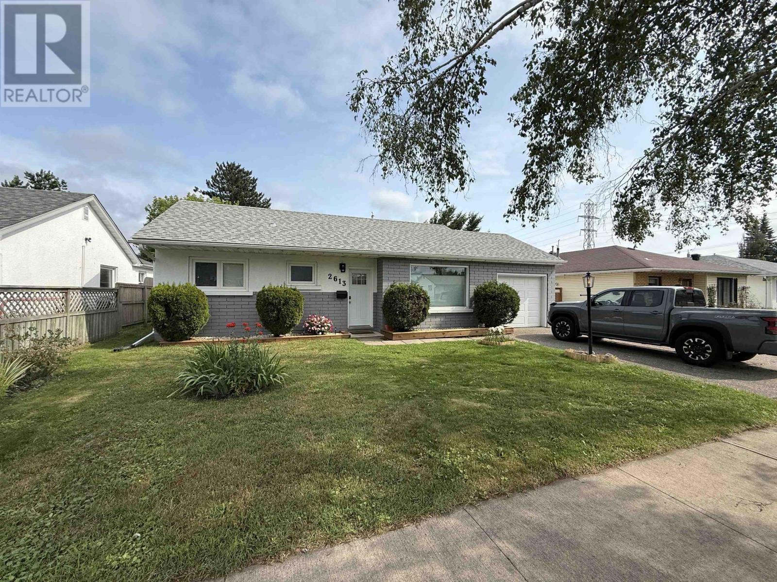 2613 ISABELLA ST E, THUNDER BAY