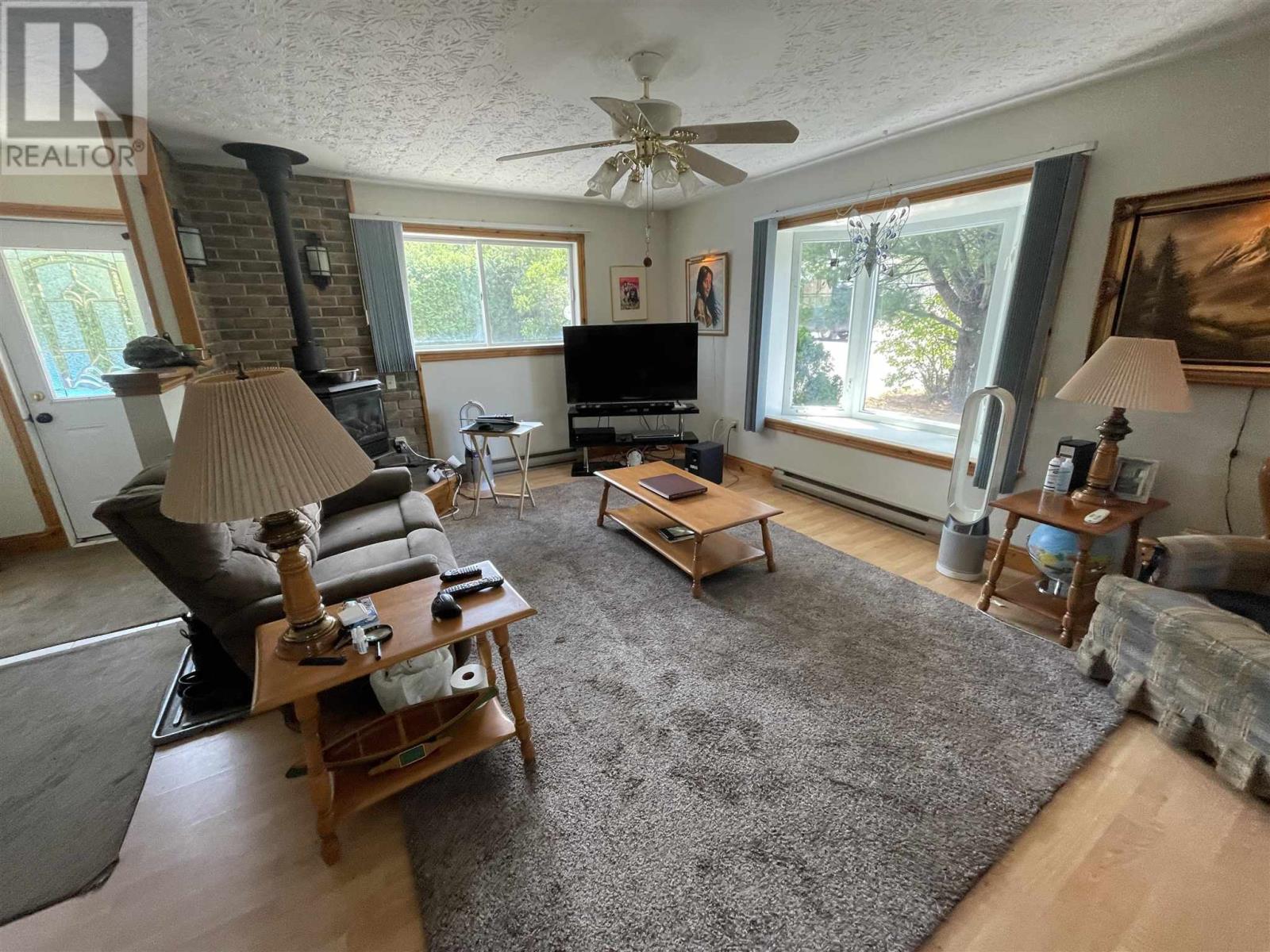 238 Mississauga Ave, Elliot Lake, Ontario  P5A 1E7 - Photo 3 - SM261953