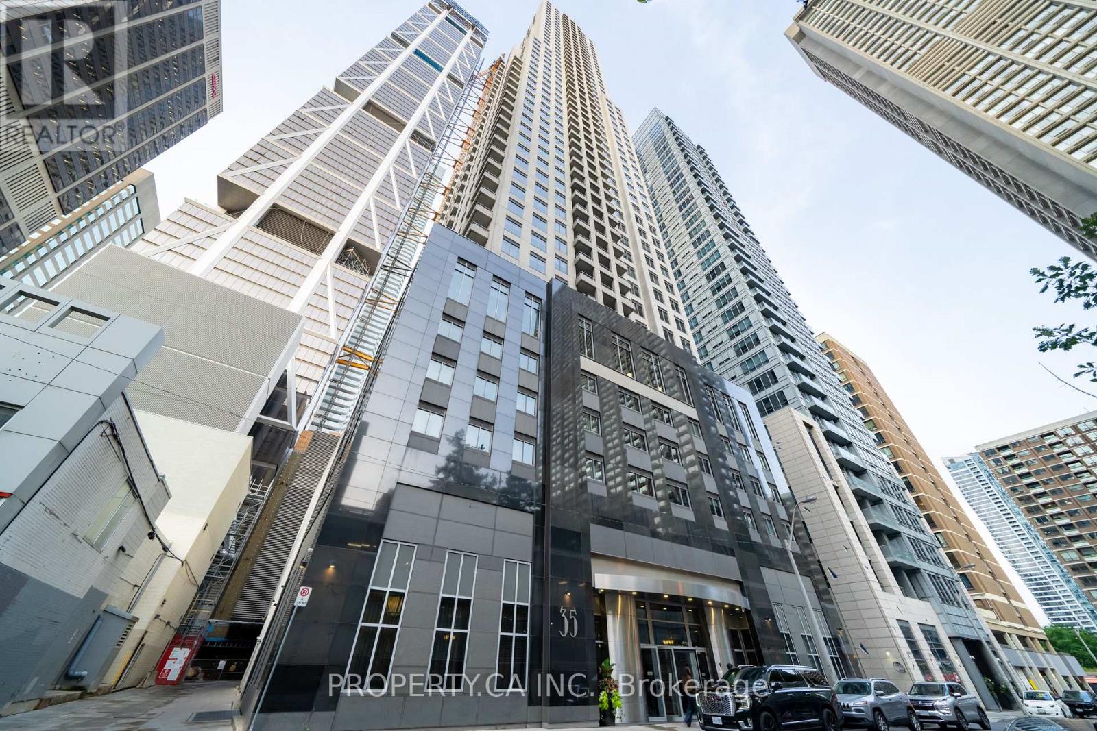 1804 - 35 BALMUTO STREET, Toronto, Ontario