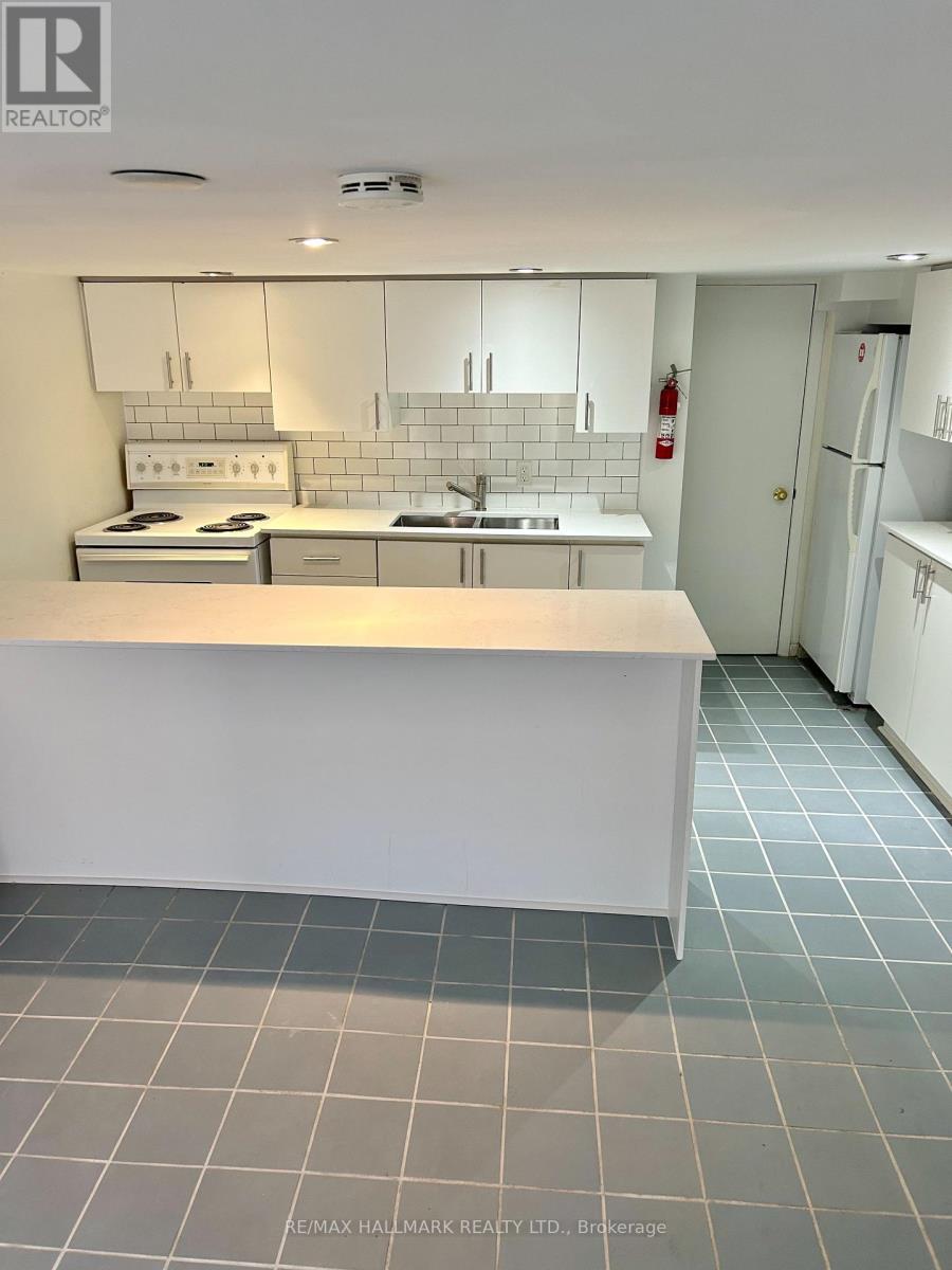 Lower - 375 Palmerston Boulevard, Toronto, Ontario  M6G 2N5 - Photo 2 - C13601438