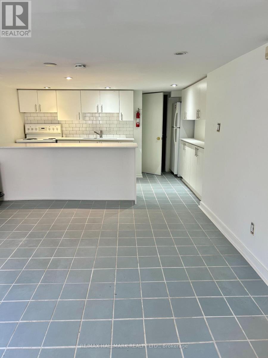 Lower - 375 Palmerston Boulevard, Toronto, Ontario  M6G 2N5 - Photo 3 - C13601438