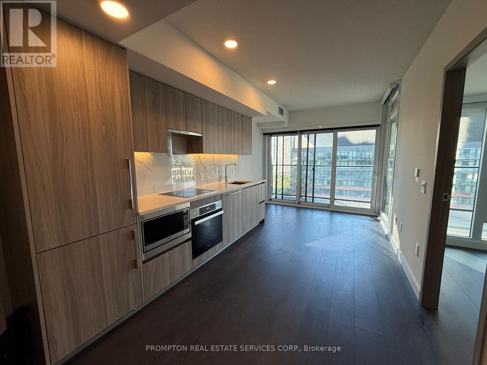 1715 - 3 Concord Cityplace Way, Toronto, Ontario  M5V 0X4 - Photo 2 - C13601600