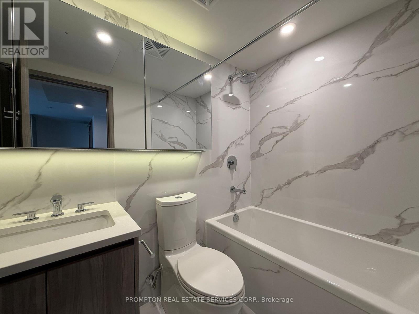 1715 - 3 Concord Cityplace Way, Toronto, Ontario  M5V 0X4 - Photo 5 - C13601600