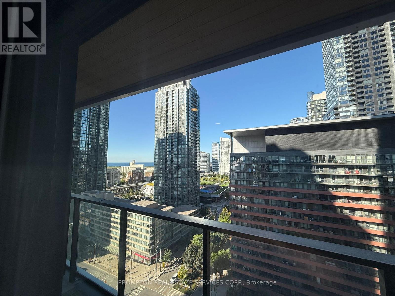 1715 - 3 Concord Cityplace Way, Toronto, Ontario  M5V 0X4 - Photo 8 - C13601600