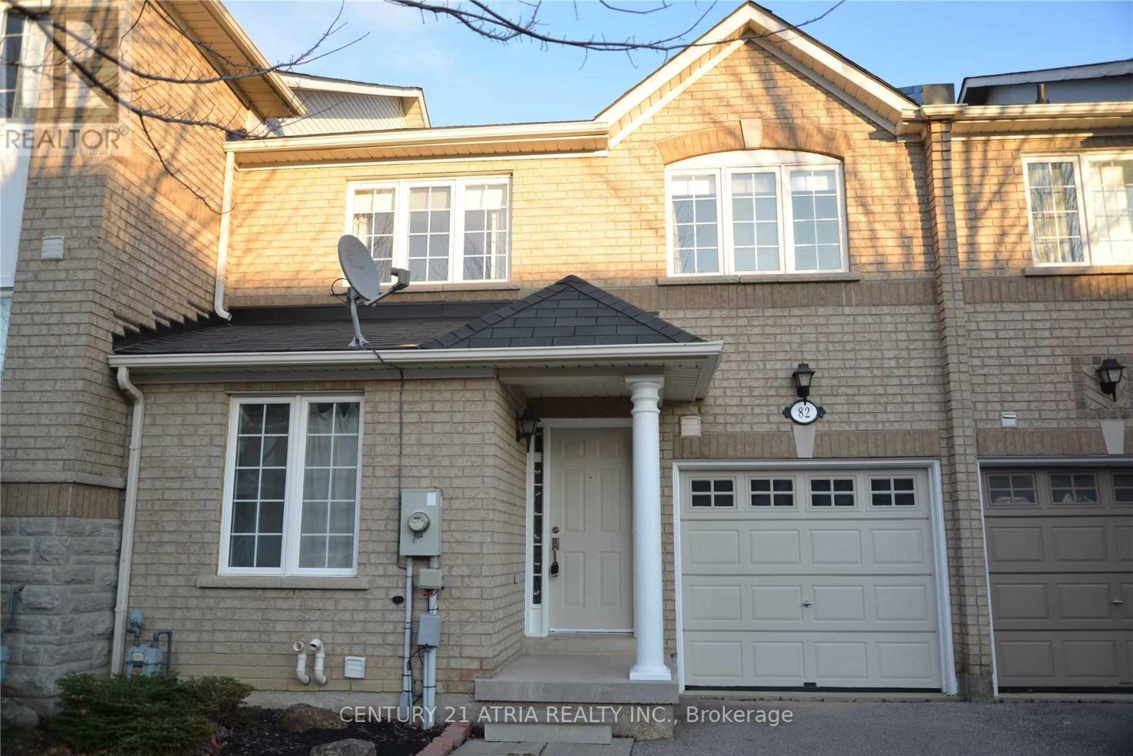 82 RED RIVER CRESCENT, Newmarket, Ontario