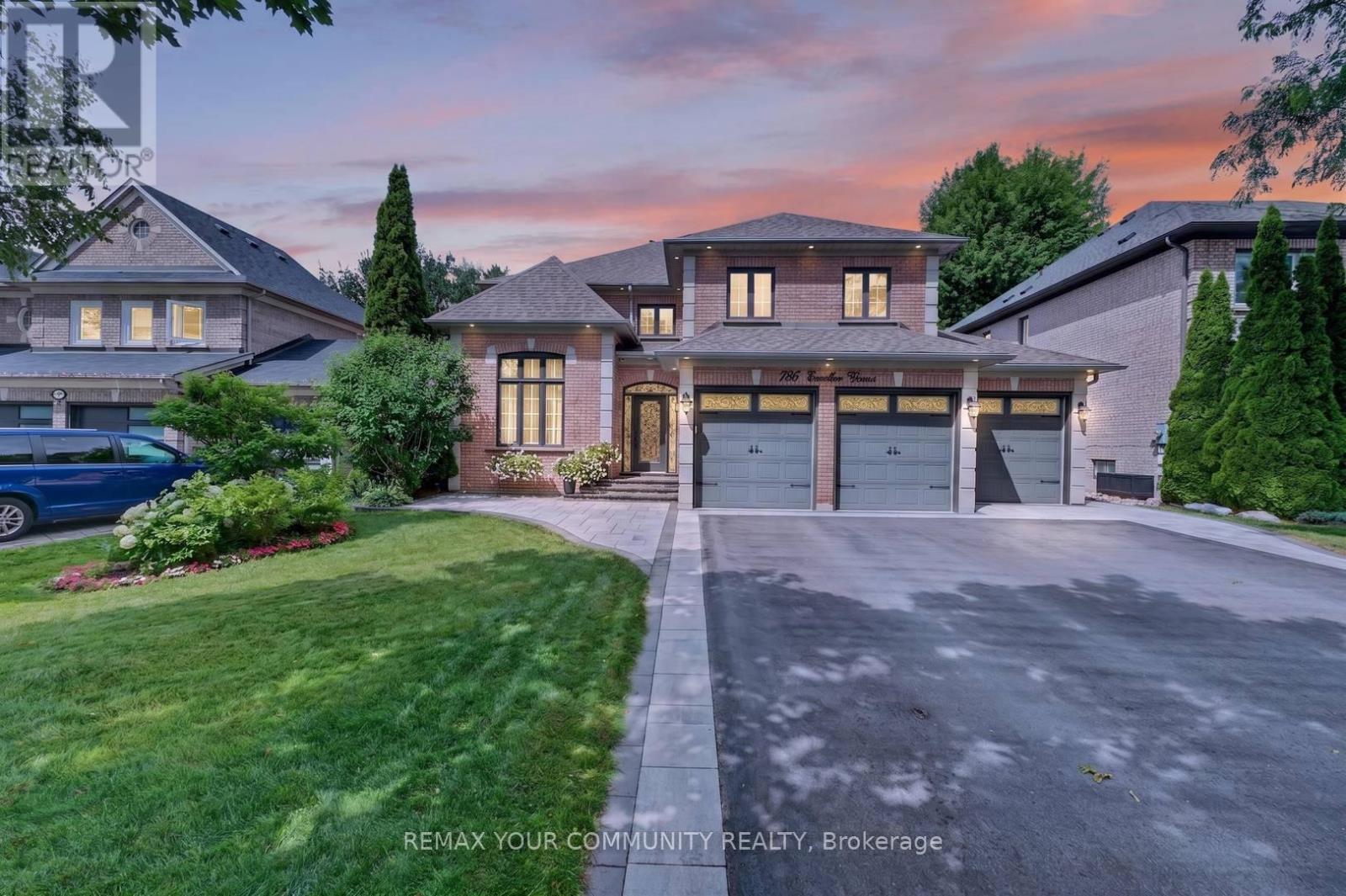 786 EXCELLER CIRCLE, Newmarket, Ontario