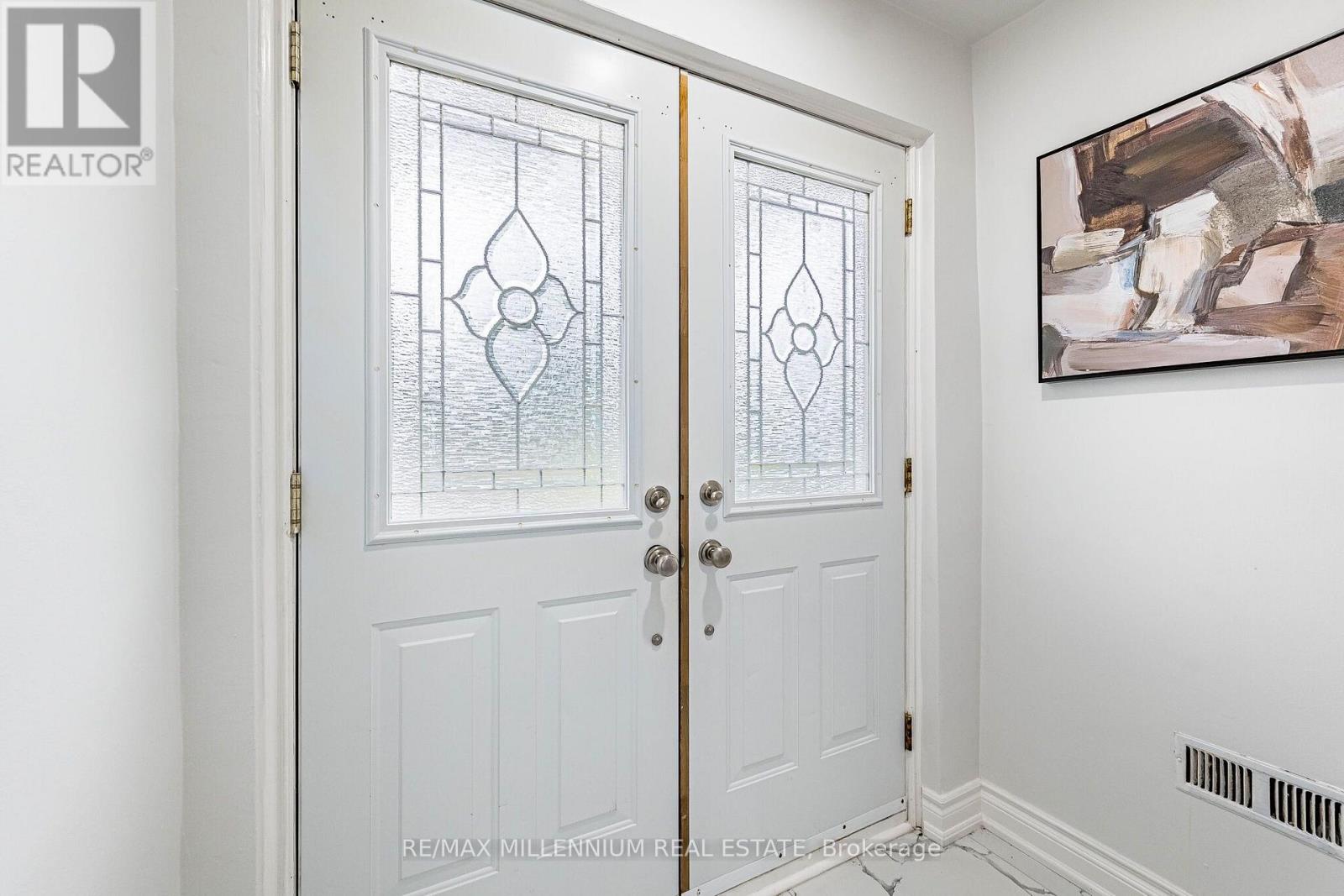 612 Appleby Line, Burlington, Ontario  L7L 2Y3 - Photo 5 - W13601588
