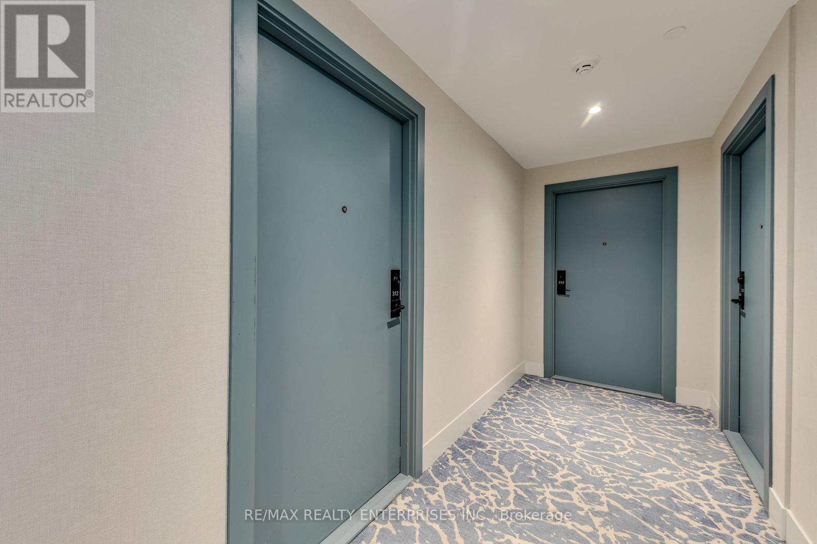 312 - 1063 DOUGLAS MCCURDY COMMON Mississauga (Lakeview) Ontario Canada L5G0C5 5