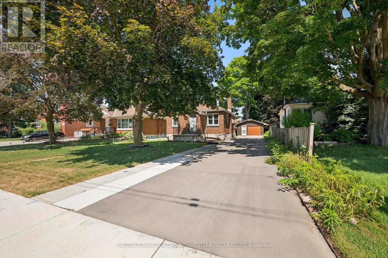 714 Frederick Street, Kitchener, Ontario  N2B 2B2 - Photo 2 - X13601426