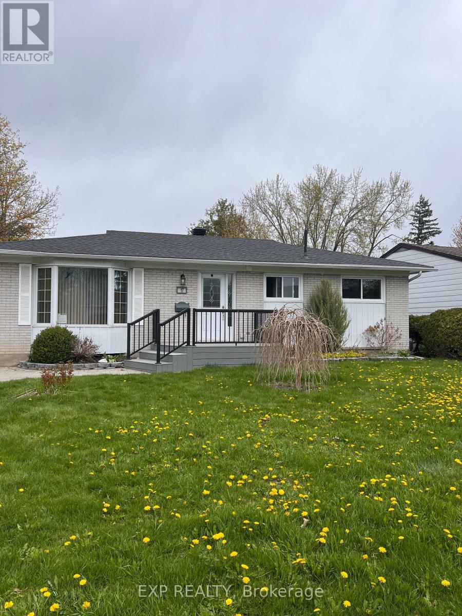 1 - 17 CANFIELD ROAD, Ottawa, Ontario