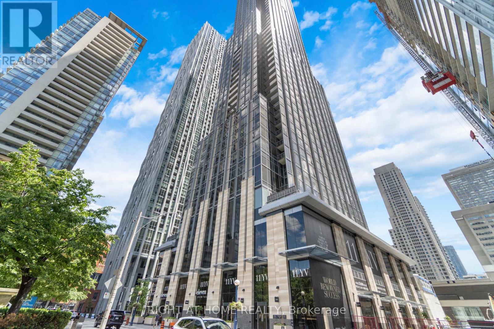 2113 - 11 YORKVILLE AVENUE, Toronto, Ontario