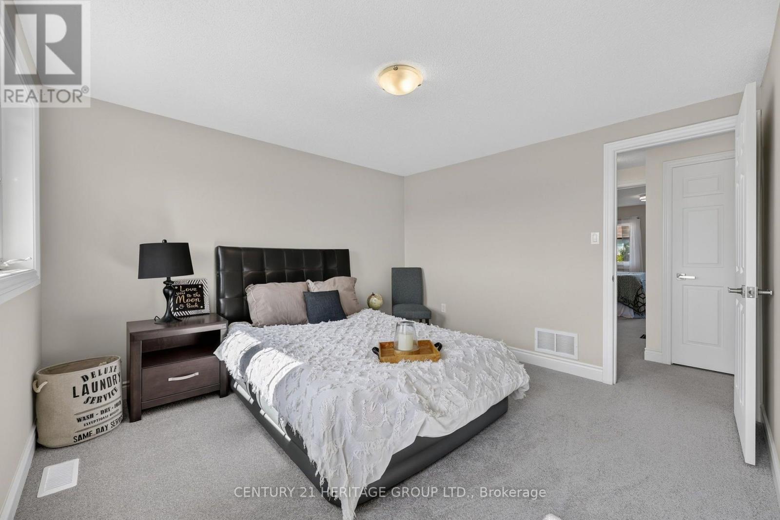 19 Majesty Boulevard, Barrie, Ontario  L4M 7K3 - Photo 22 - S13601736
