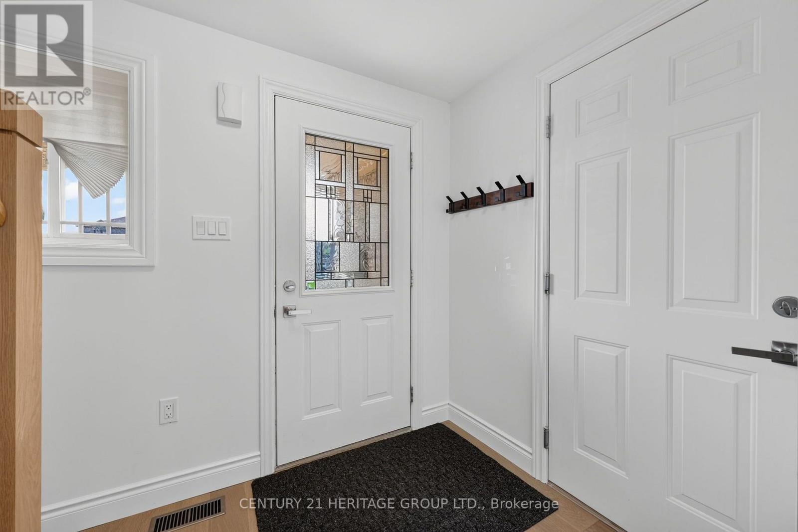 19 Majesty Boulevard, Barrie, Ontario  L4M 7K3 - Photo 7 - S13601736