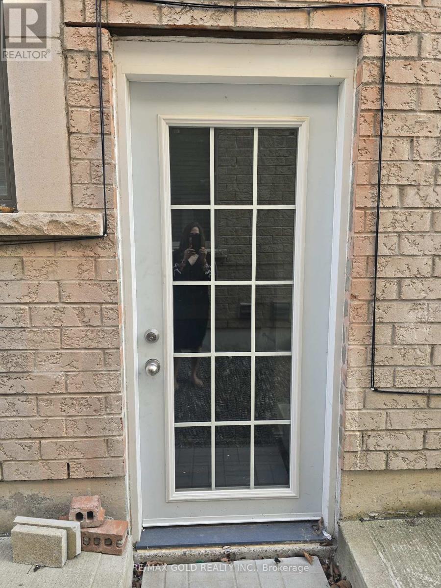 Bsmt - 35 Dolobram Trail, Brampton, Ontario  L7A 4Y3 - Photo 2 - W13601846