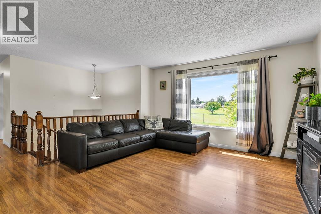 502 Maplewood Drive, Diamond Valley, Alberta  T0L 0H0 - Photo 7 - A2320520