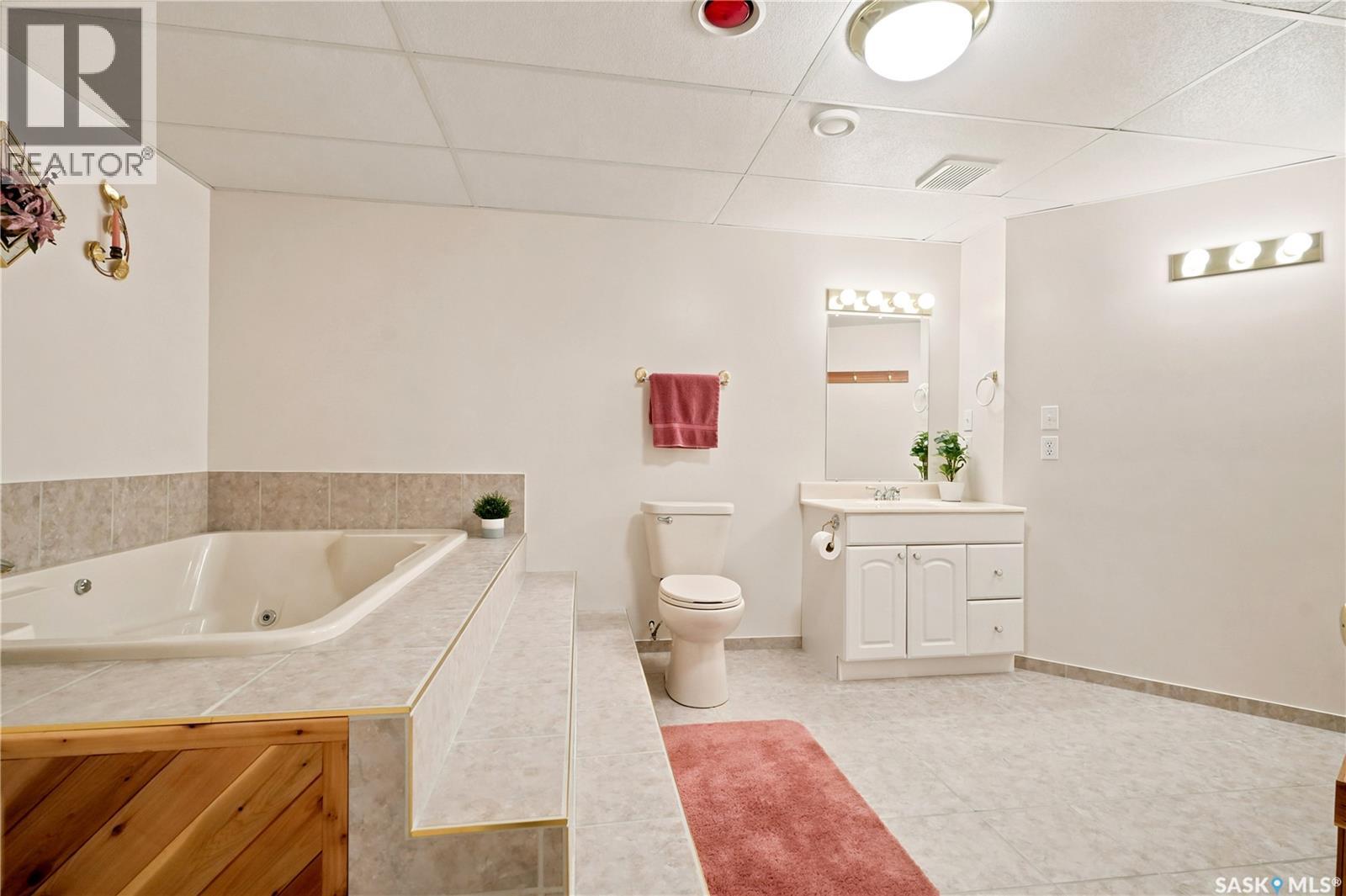 3291 Thames Crescent E, Regina, Saskatchewan  S4V 2Y9 - Photo 32 - SK043335