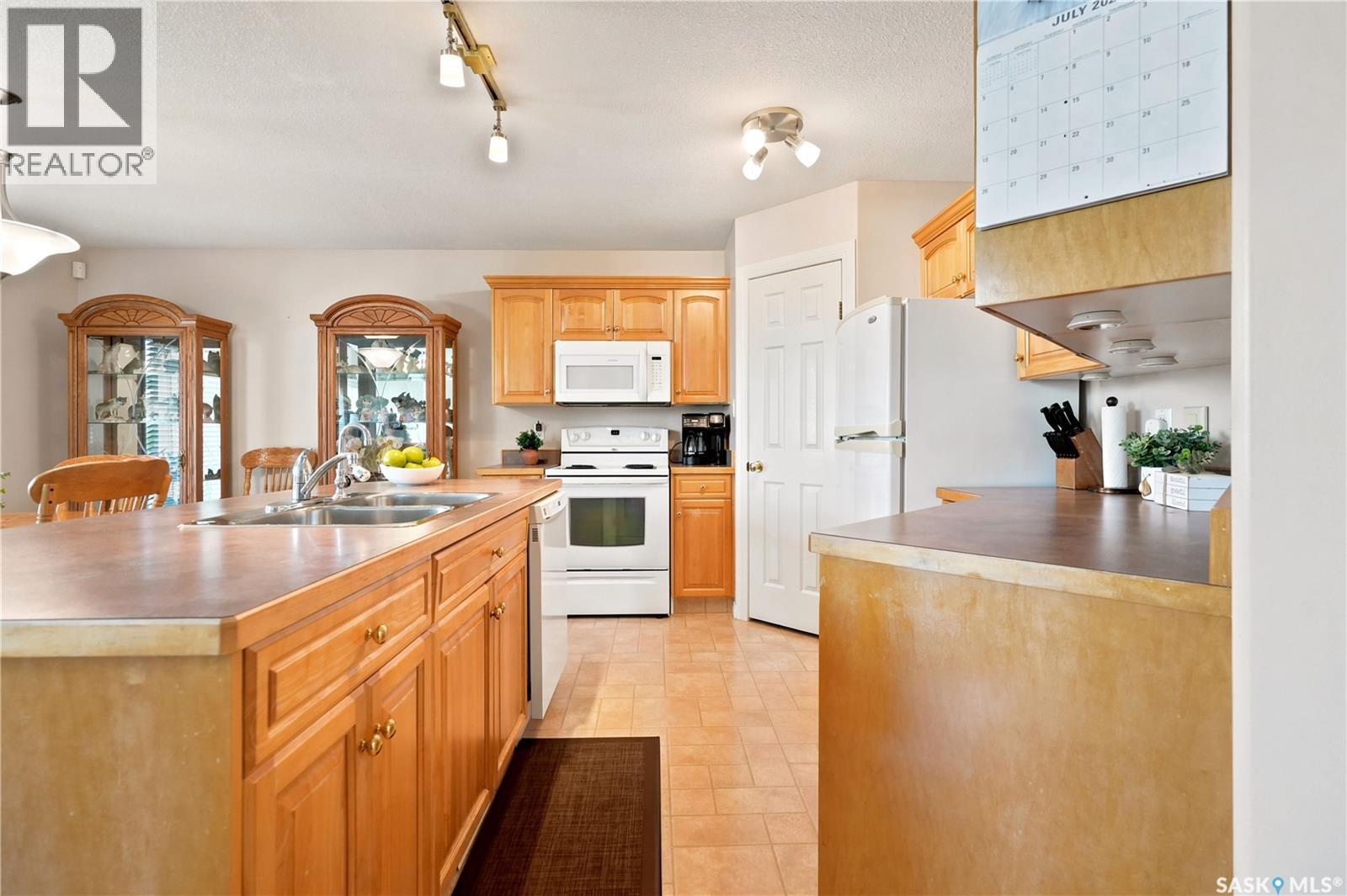 3291 Thames Crescent E, Regina, Saskatchewan  S4V 2Y9 - Photo 5 - SK043335