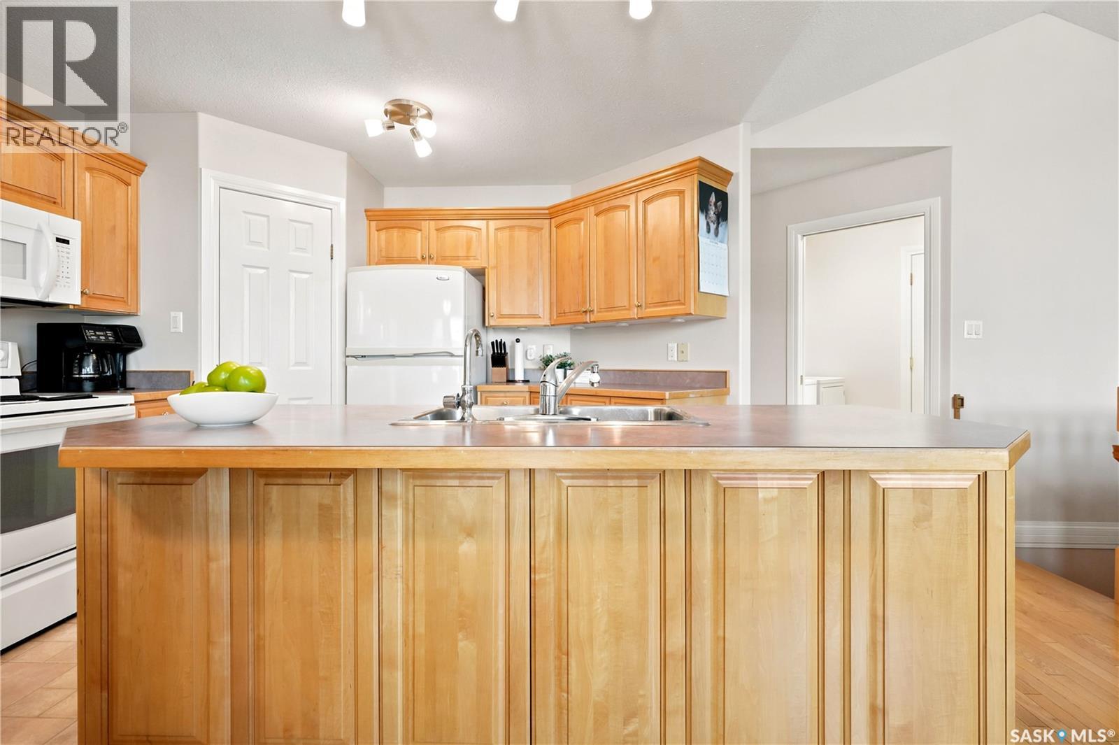 3291 Thames Crescent E, Regina, Saskatchewan  S4V 2Y9 - Photo 7 - SK043335