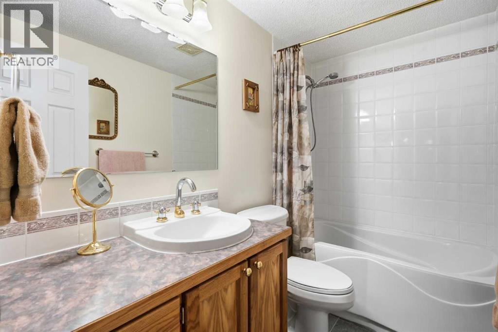 164 Sunterra Heights, Cochrane, Alberta  T4C 1W7 - Photo 34 - A2328025