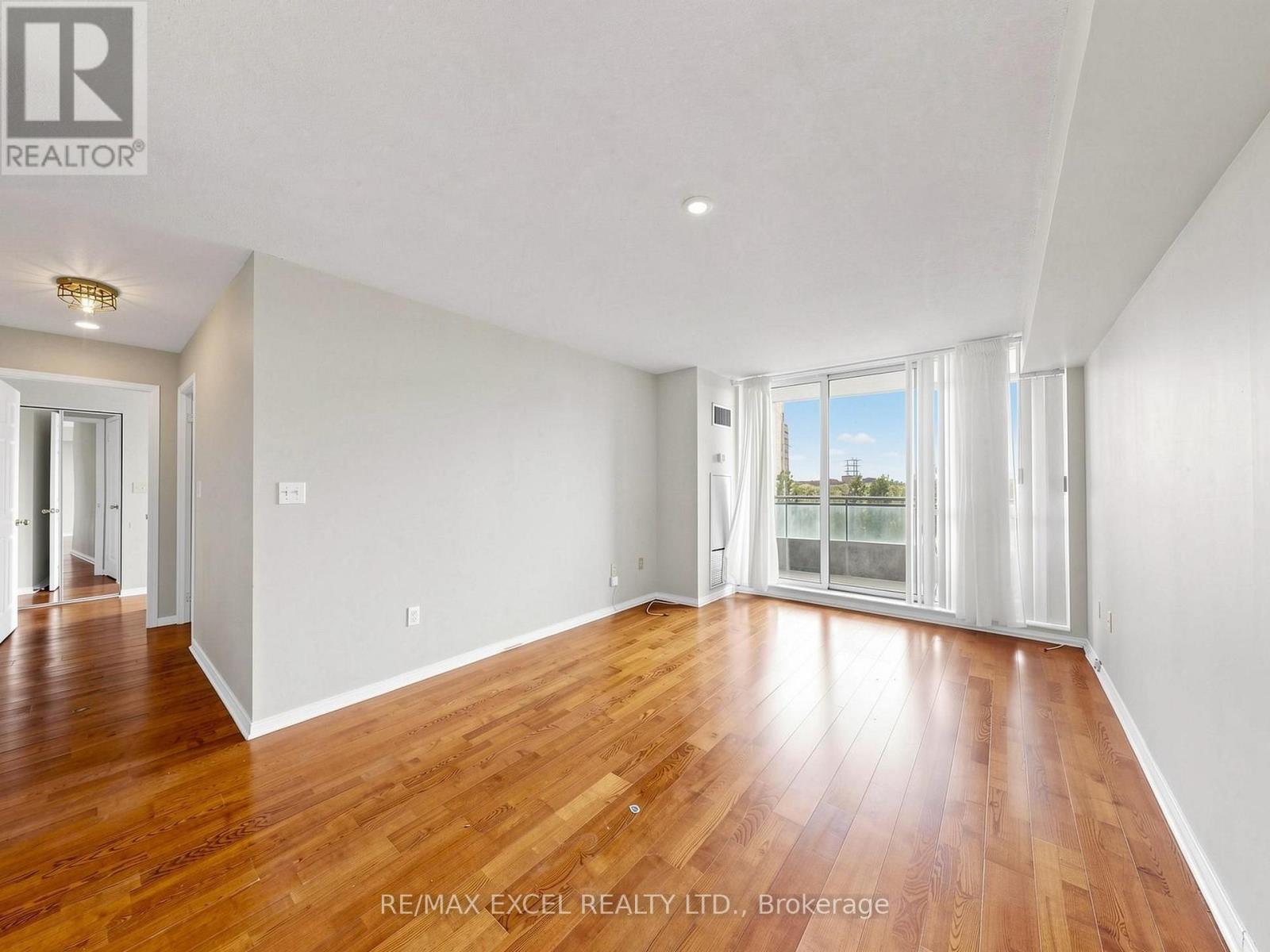 706 - 28 PEMBERTON AVENUE, Toronto, Ontario