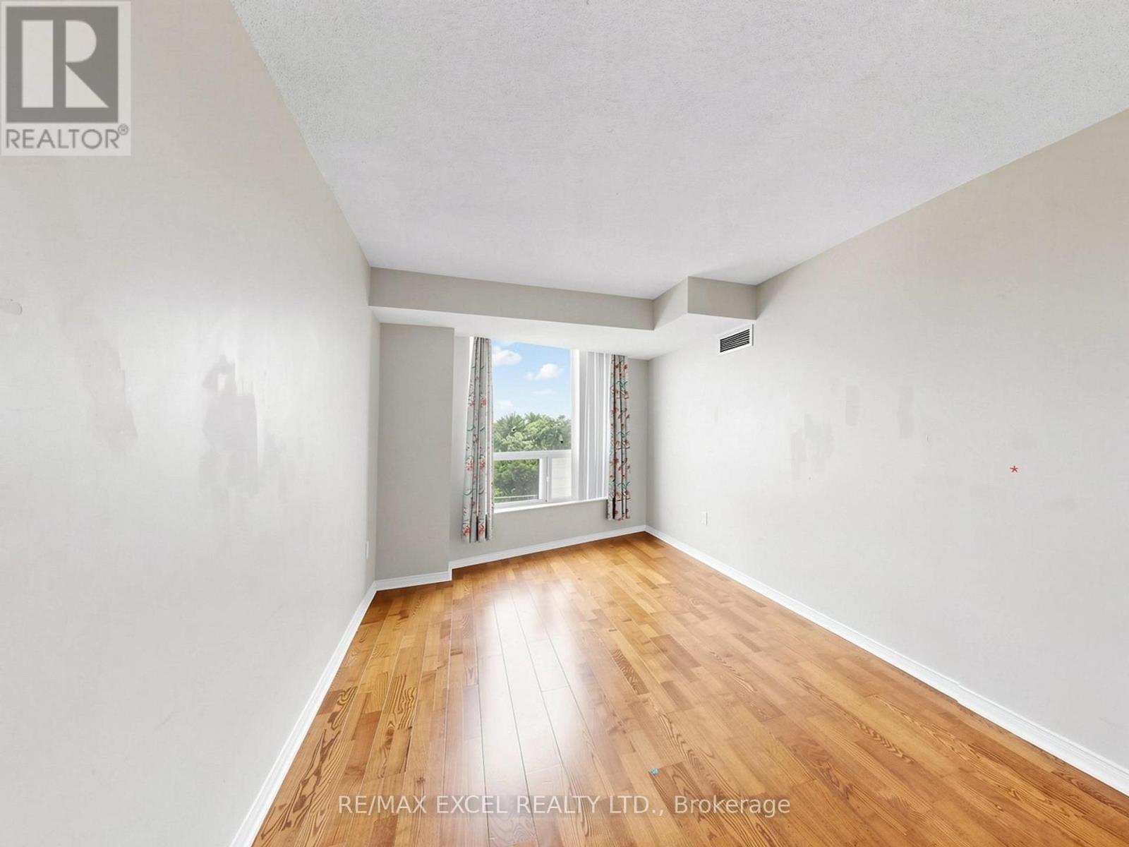 706 - 28 Pemberton Avenue, Toronto, Ontario  M2M 4L1 - Photo 11 - C13004798