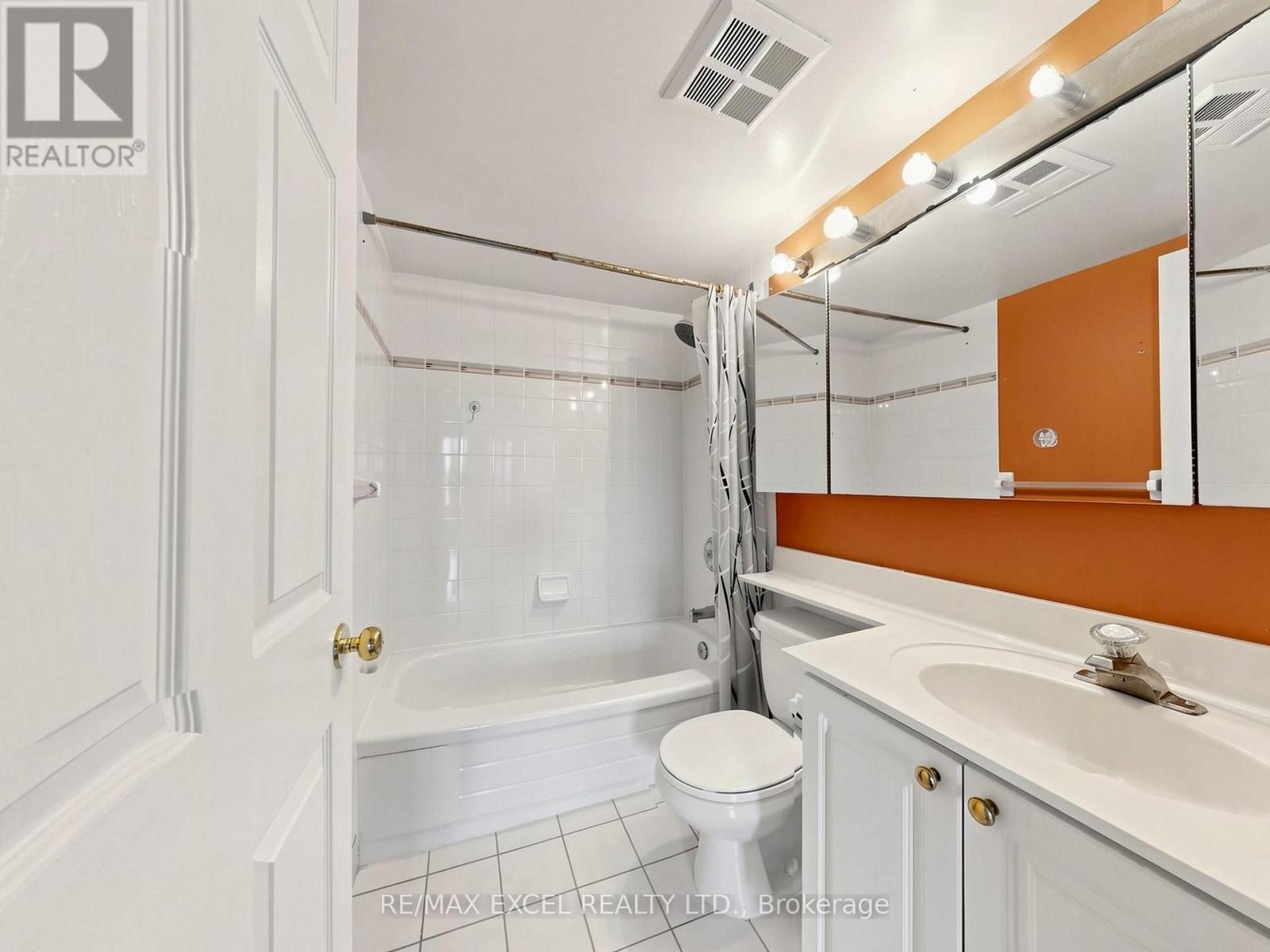 706 - 28 Pemberton Avenue, Toronto, Ontario  M2M 4L1 - Photo 15 - C13004798