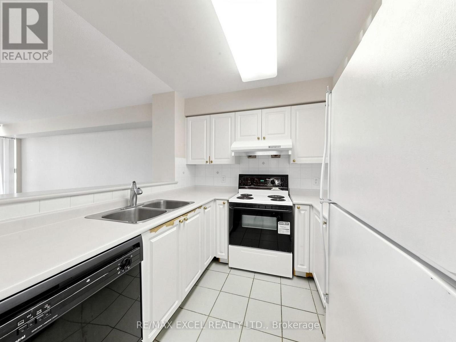 706 - 28 Pemberton Avenue, Toronto, Ontario  M2M 4L1 - Photo 9 - C13004798