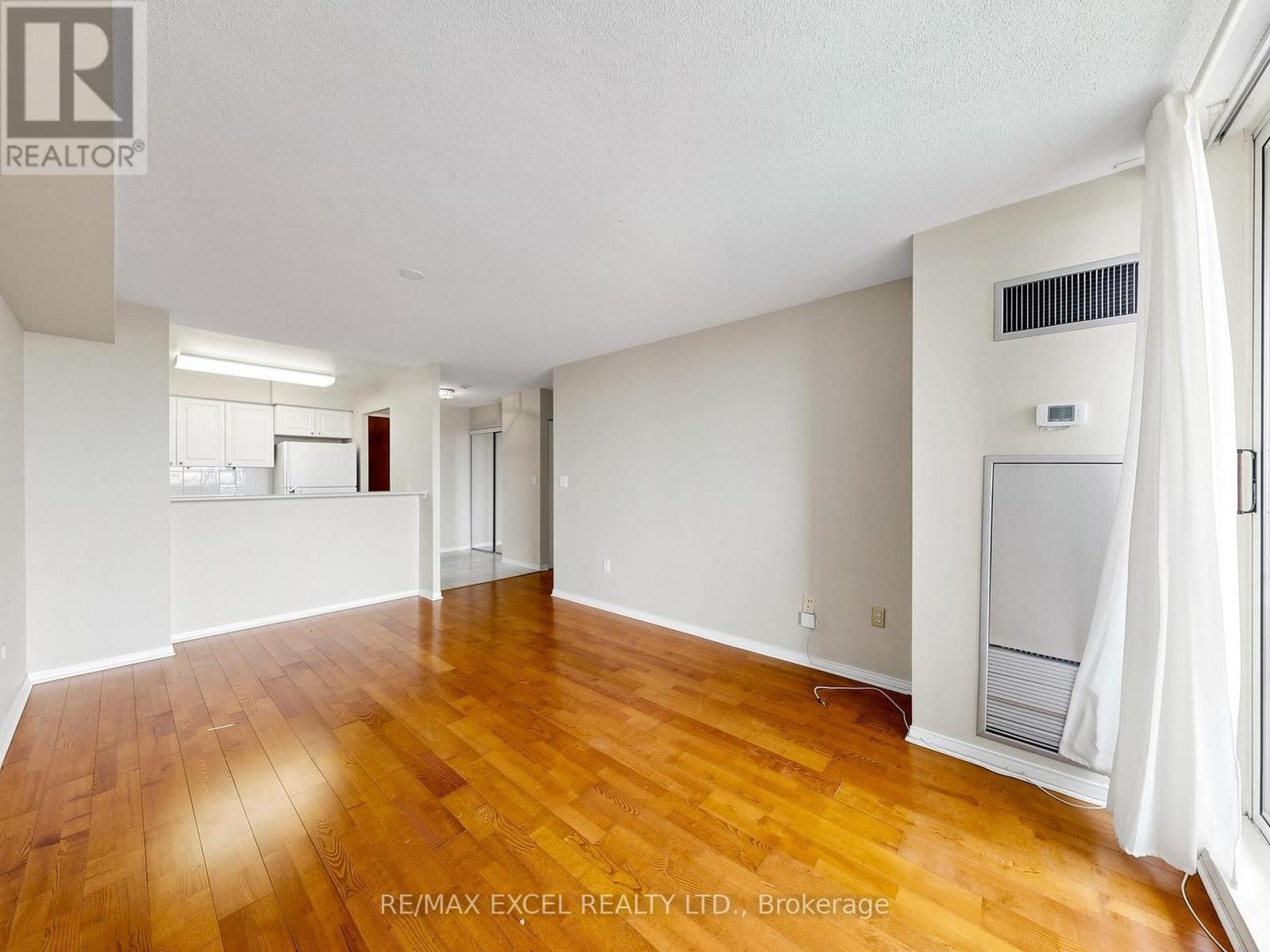 706 - 28 Pemberton Avenue, Toronto, Ontario  M2M 4L1 - Photo 8 - C13004798