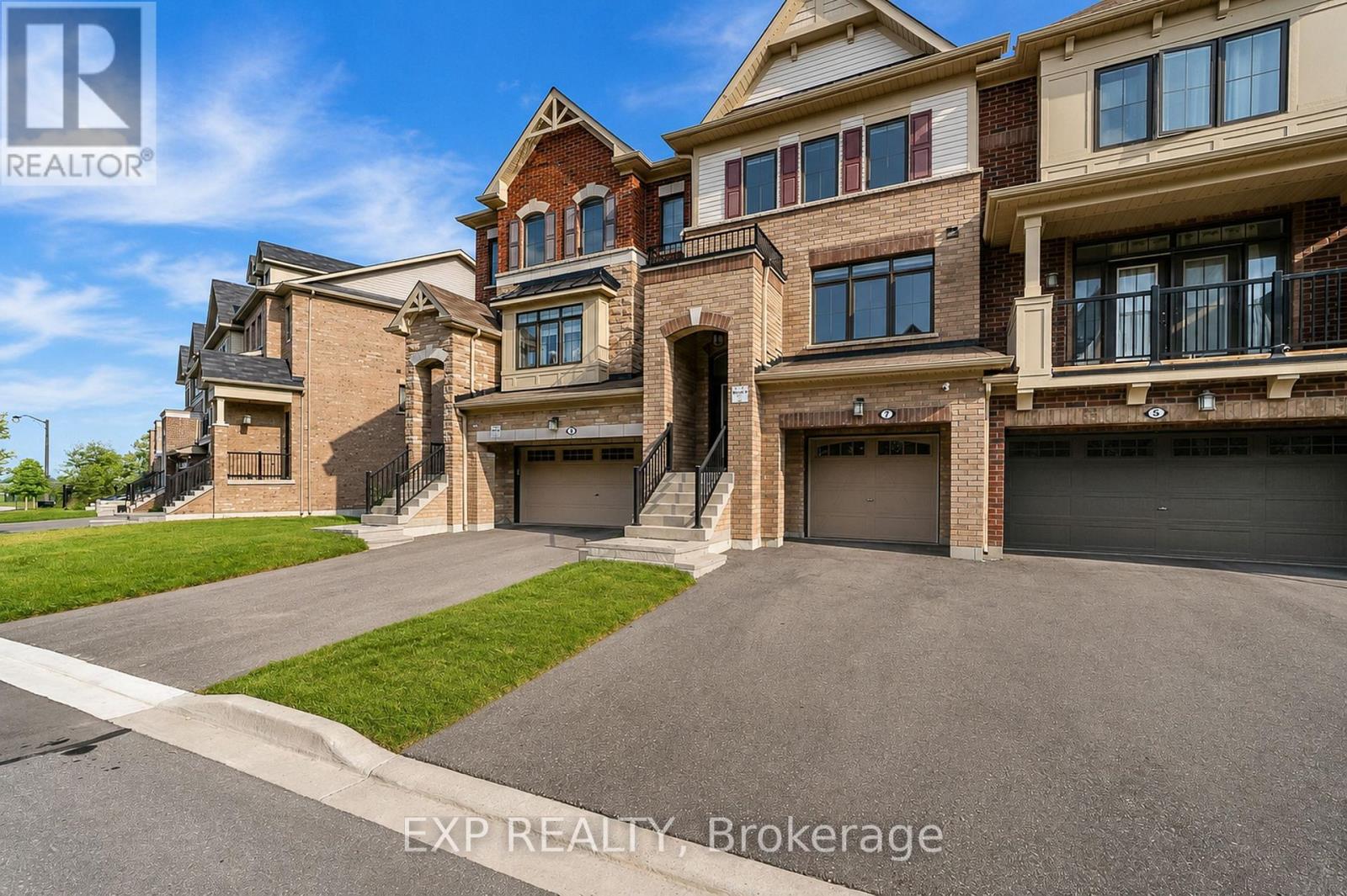 7 Delft Drive, Markham, Ontario L6C 0Z3 - Photo 4 - N13599048