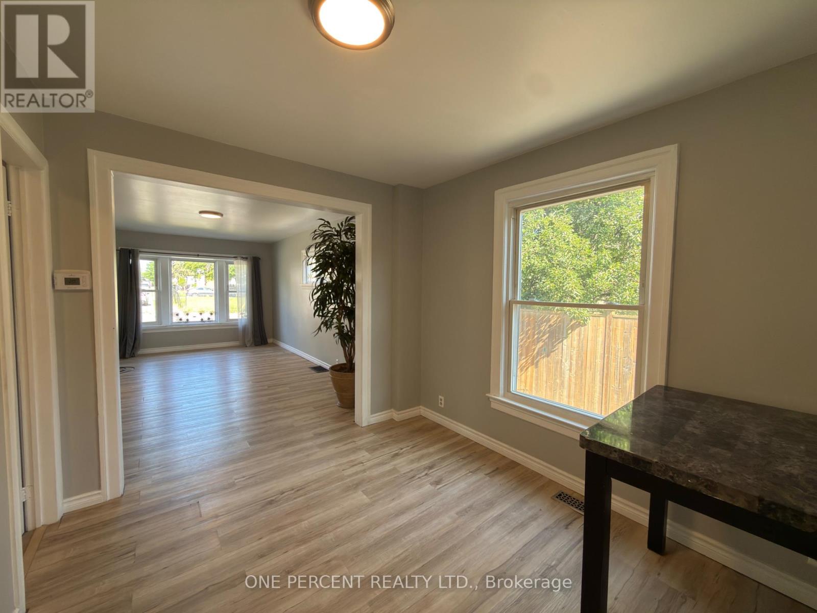 5082 Saint Lawrence Avenue, Niagara Falls, Ontario  L2E 3Y8 - Photo 6 - X13502918