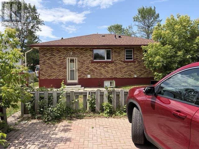 290 Hodder Ave, Thunder Bay, Ontario  P7A 1S9 - Photo 2 - TB2602103