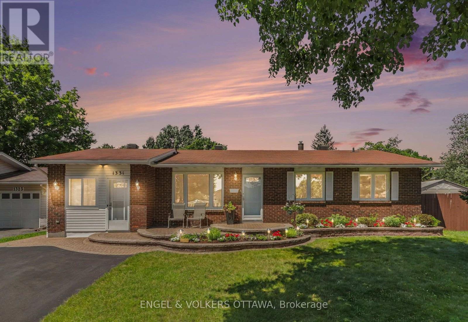 1331 ALLOWAY CRESCENT, Ottawa, Ontario