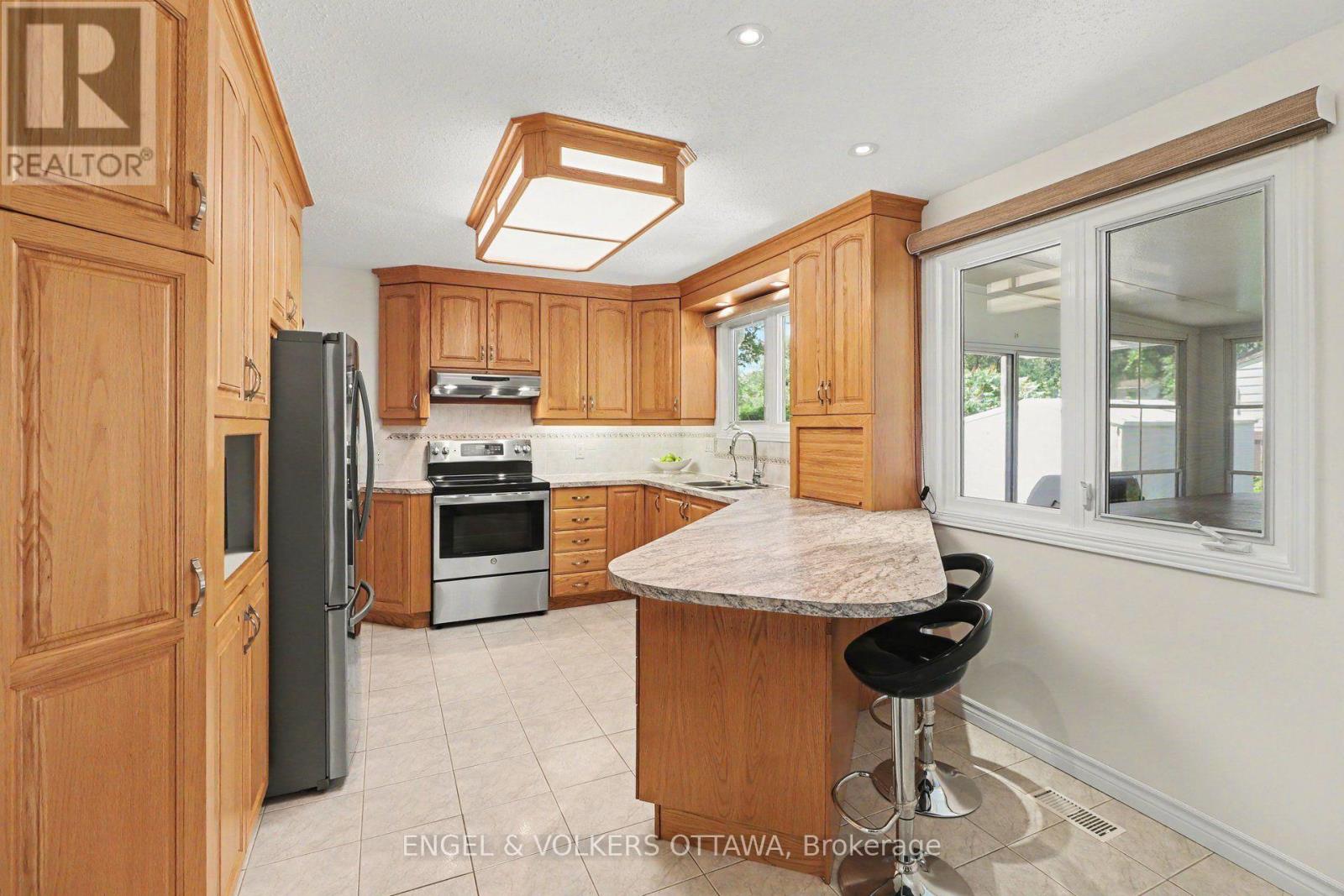 1331 Alloway Crescent, Ottawa, Ontario  K1K 3Y9 - Photo 6 - X13602144