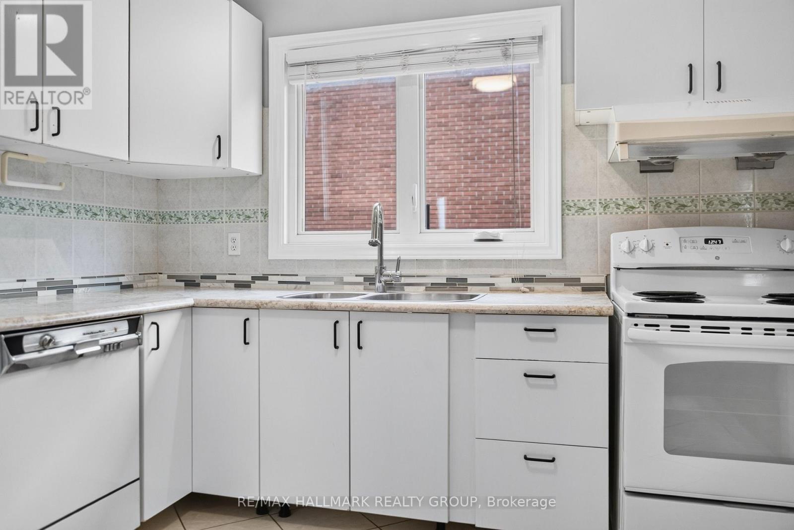 323 Poulin Avenue, Ottawa, Ontario  K2B 5T7 - Photo 19 - X13602222