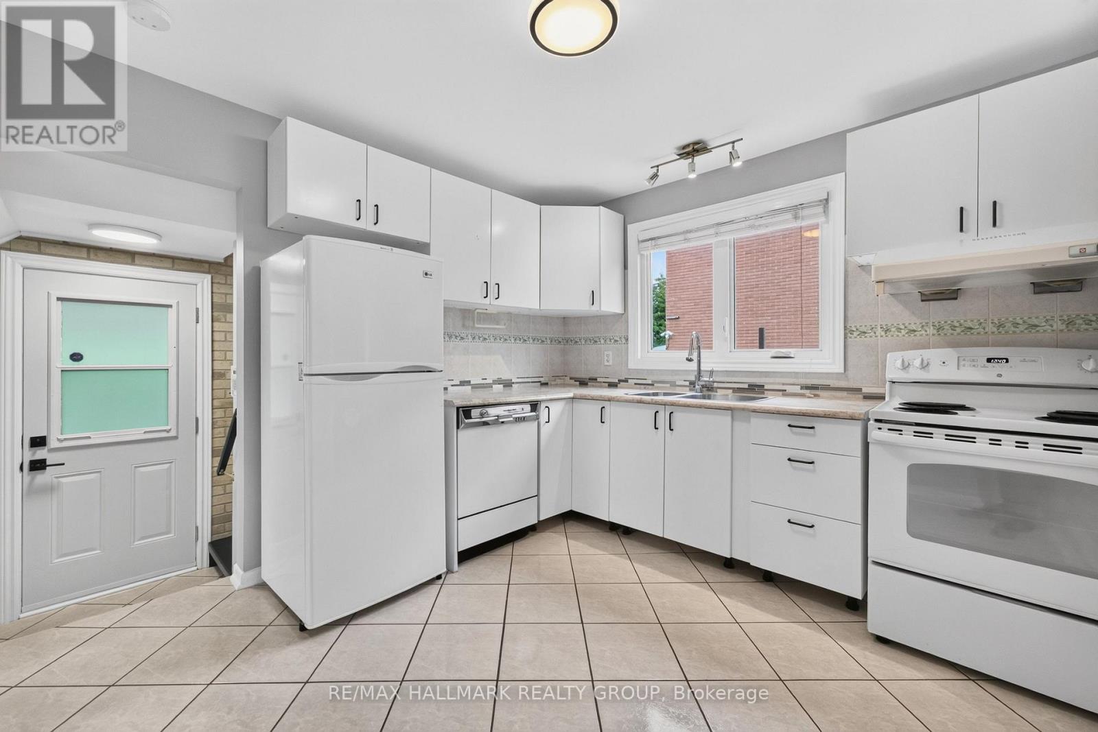 323 Poulin Avenue, Ottawa, Ontario  K2B 5T7 - Photo 20 - X13602222