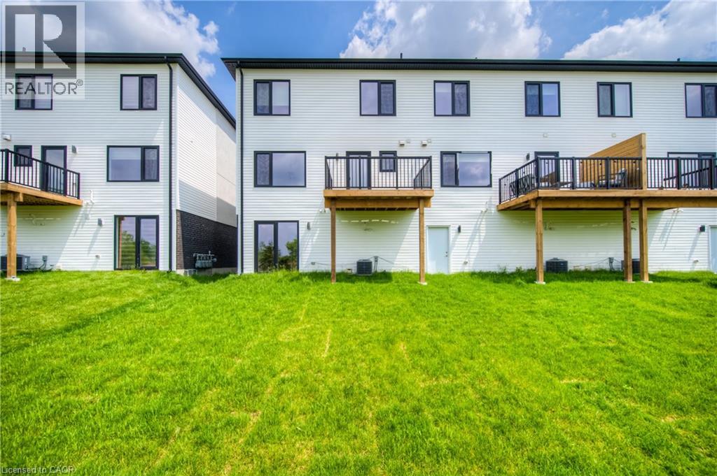 3545 Emilycarr Lane, London, Ontario  N6L 0H7 - Photo 3 - 40850671