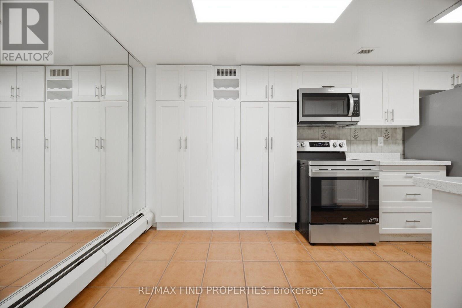 901 - 30 Wellington Street E, Toronto, Ontario  M5E 1S3 - Photo 16 - C13601968