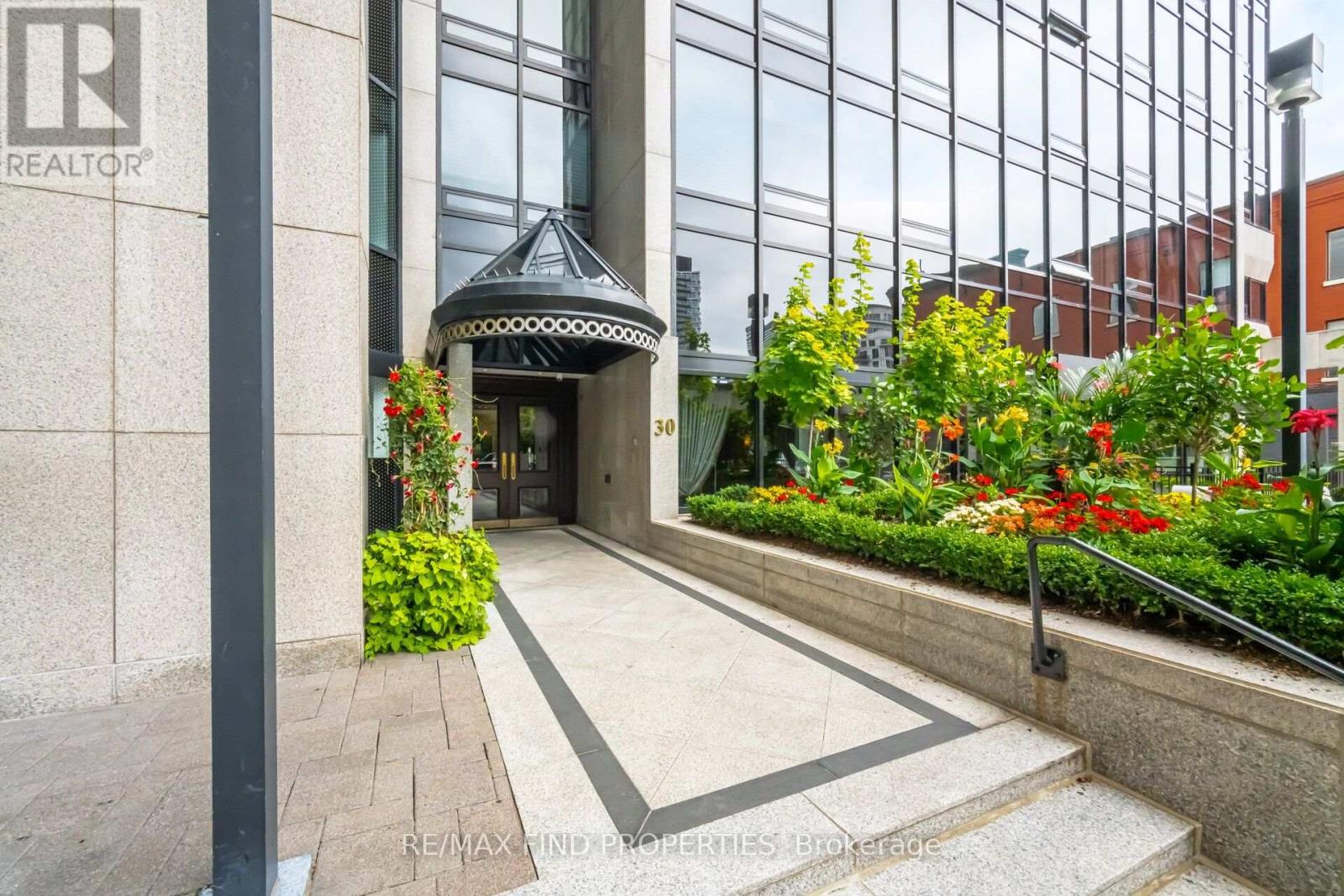 901 - 30 Wellington Street E, Toronto, Ontario  M5E 1S3 - Photo 3 - C13601968